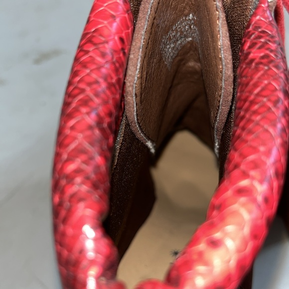 Shoe dazzle, size 8, brown and red - Picture 6 of 6